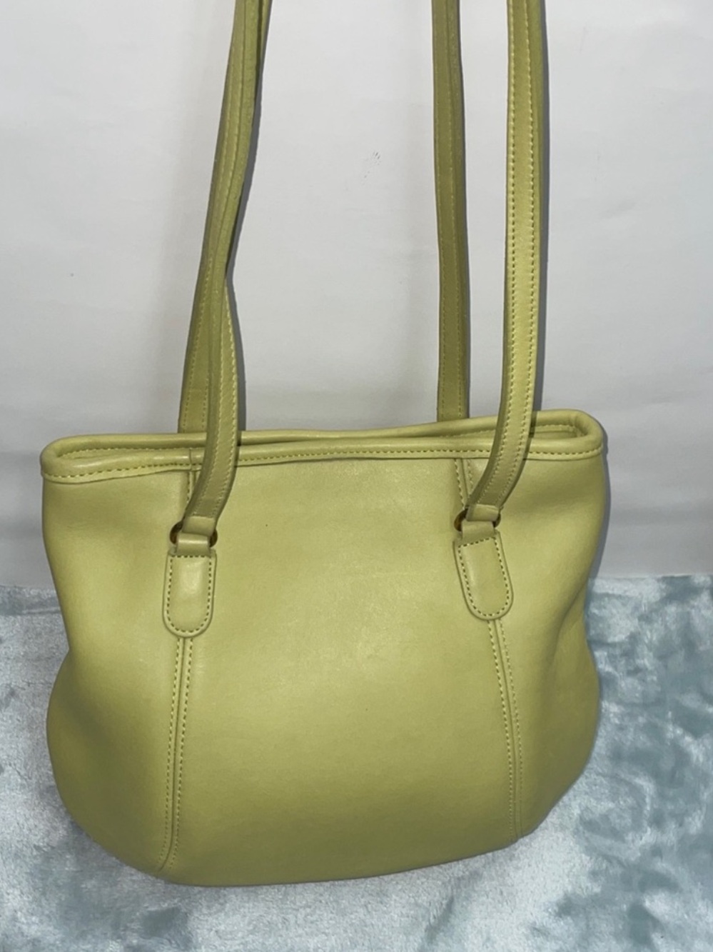 Vintage COACH Framed Pouch Shoulder Bag in Lime Green Glove Tanned Leather - Picture 2 of 14